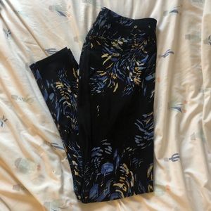 NWOT Lildy Black, Blue, & Gold Printed Jeggings